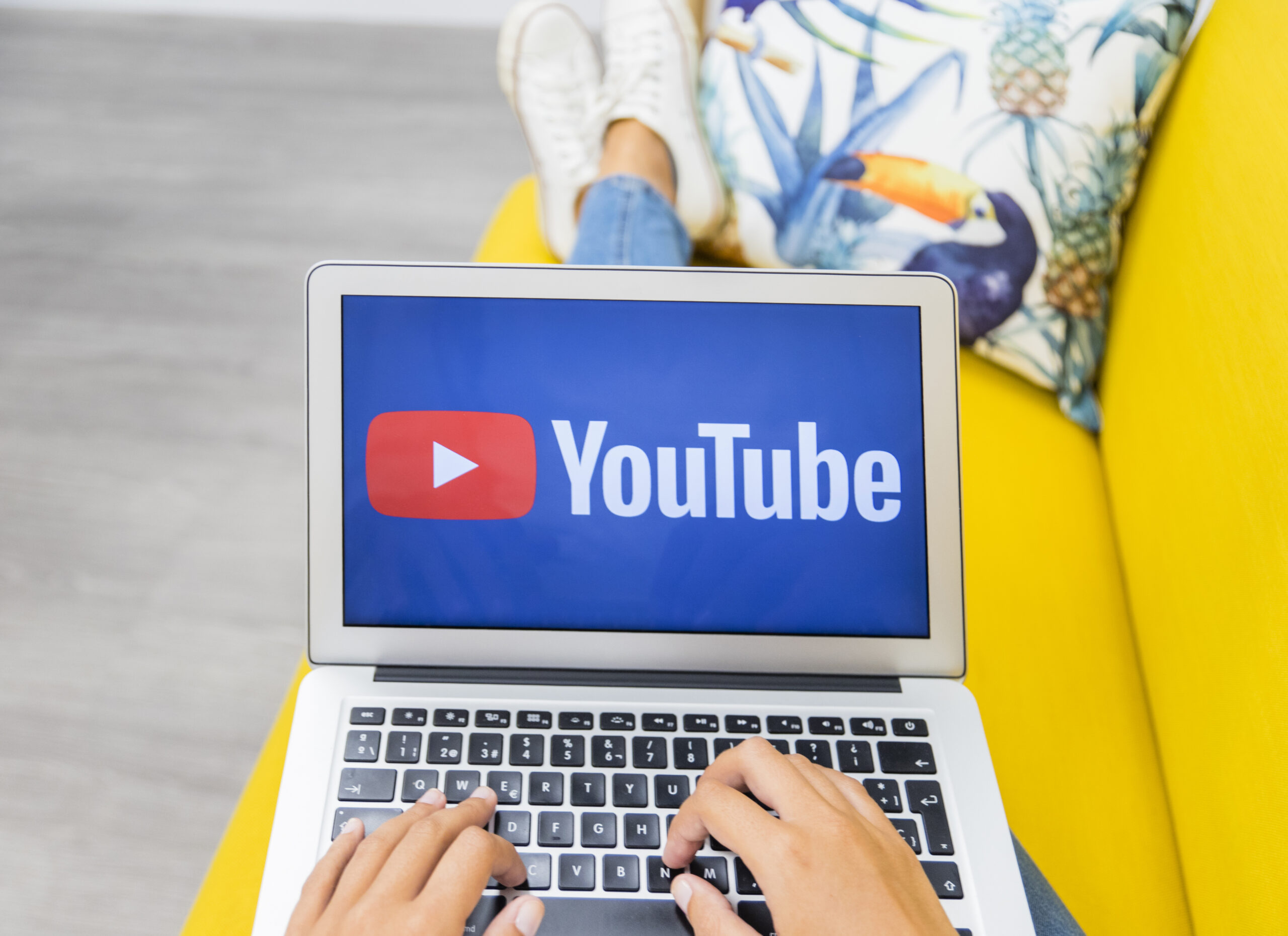 Download YouTube Shorts easily and safely. Learn legal methods, tools, and tips for managing your downloaded content.